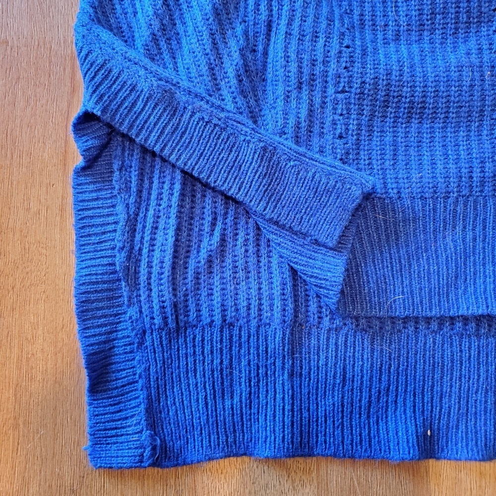 Sweater - Picture 2 of 3